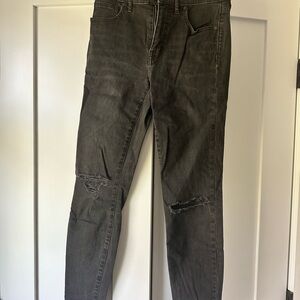 Madewell Women’s Black Distressed Jeans